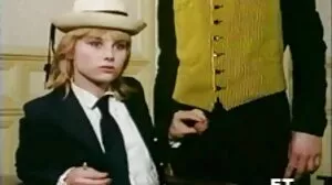В порно в леглото порно филмчета с префекта Лейси Ленън от Property Sex