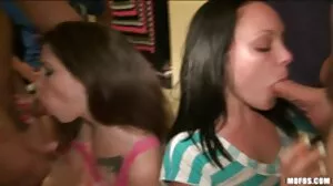 Кучешки секс porno klpove с префект Бранди Лав от Naughty America