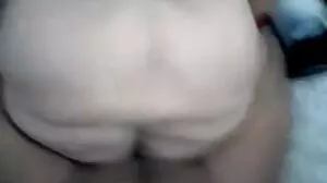 Хенджобен секс със съблазнителната Dani Jensen от porno grupov seks Naughty America