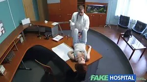 Млад golemi cici porno филм със секси Chloe Cherry от Bad Daddy POV